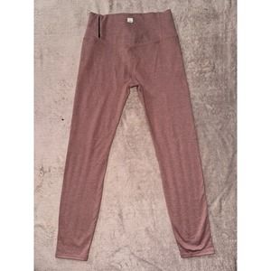 Vuori Women's High Rise Elevation Ribbed Studio Legging Pink‎ Size Small